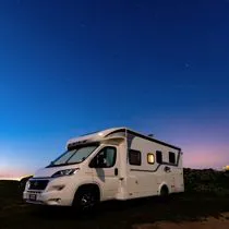 camper under the stars 